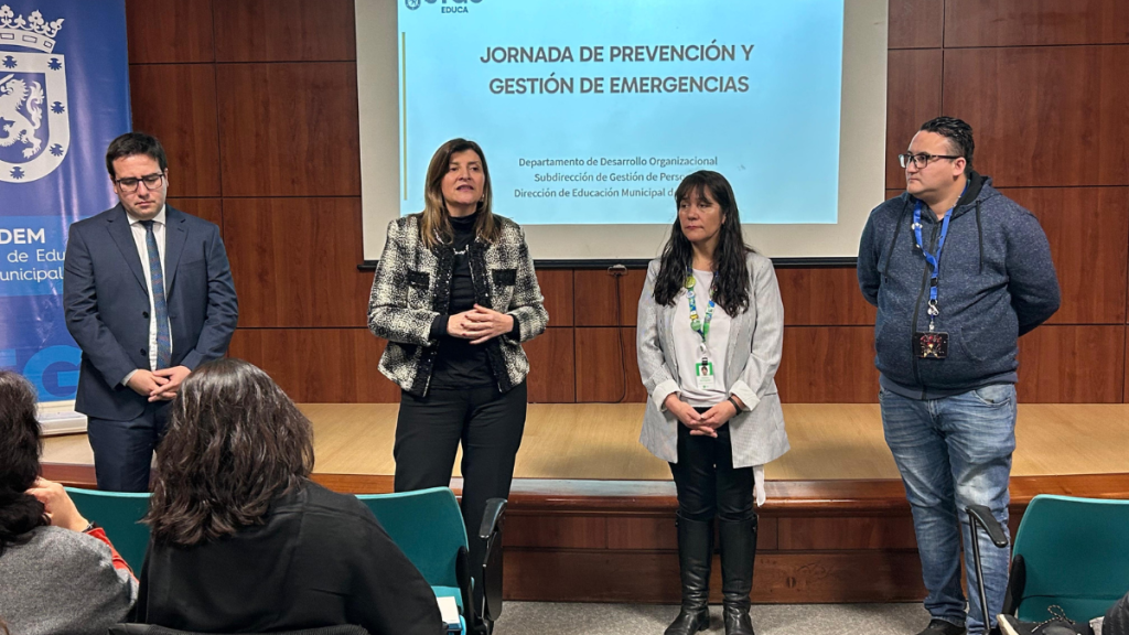 DEM convoca a jornada de Prevención y Gestión de Emergencias Escolares a directores de establecimientos de Santiago